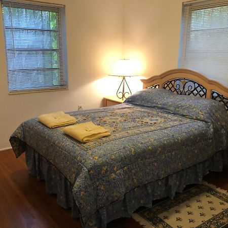 Beautiful Quiet Neighborhood Villa Miami Bagian luar foto
